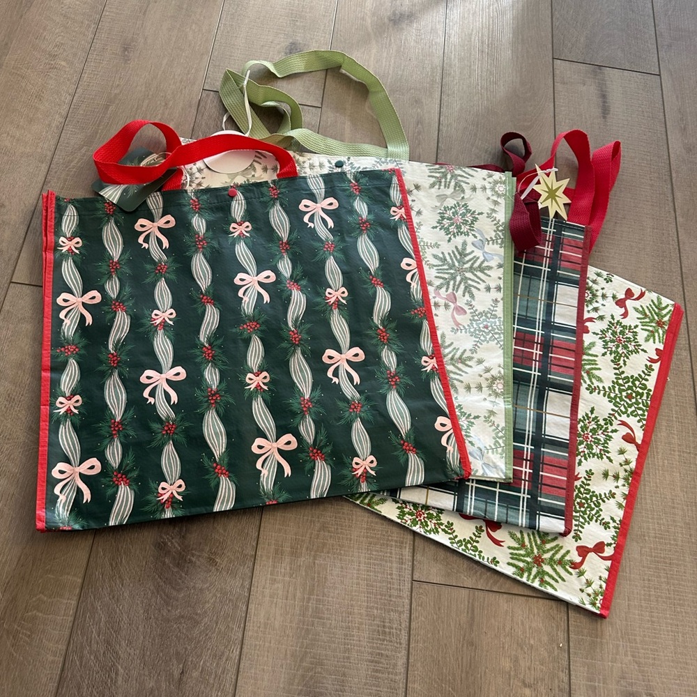 Homegoods TJMaxx Marshalls Christmas Bow Snowflake & Plaid Tartan Bags Set of 4